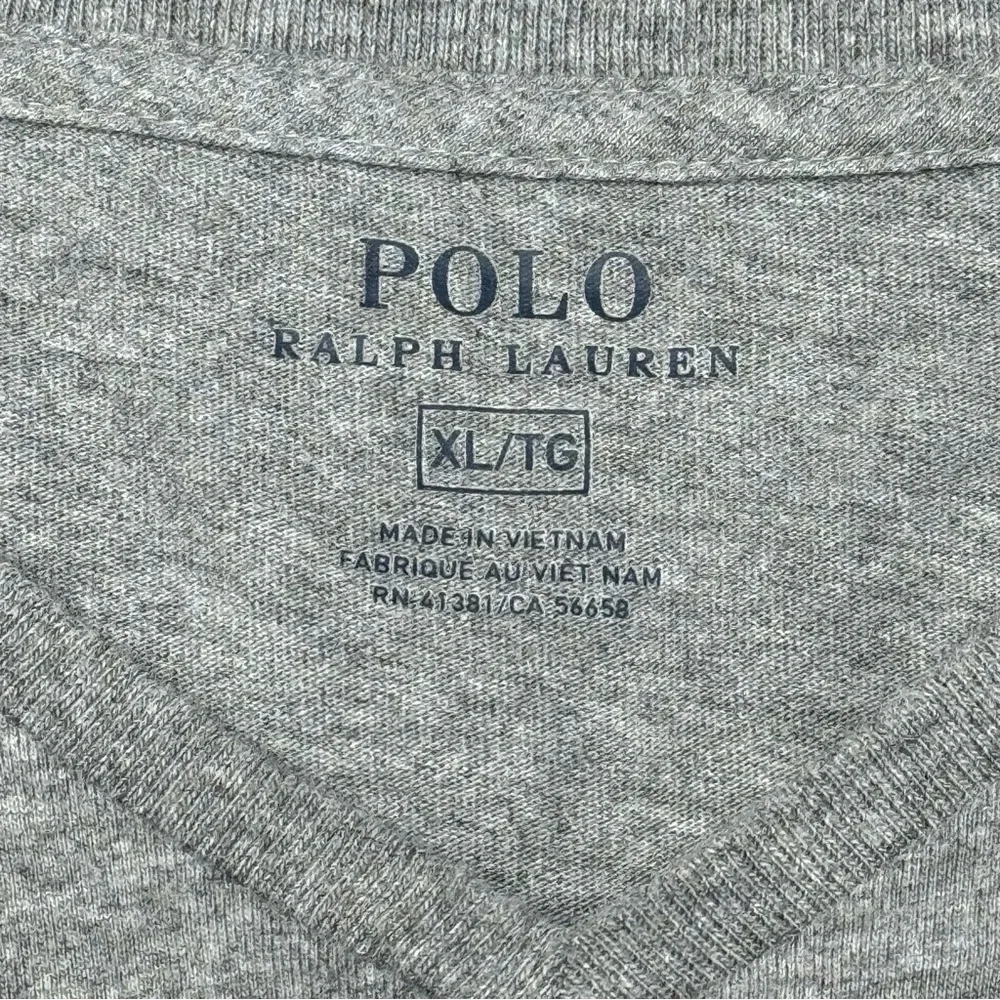 Polo Ralph Lauren Gray V Neck Tee size XL